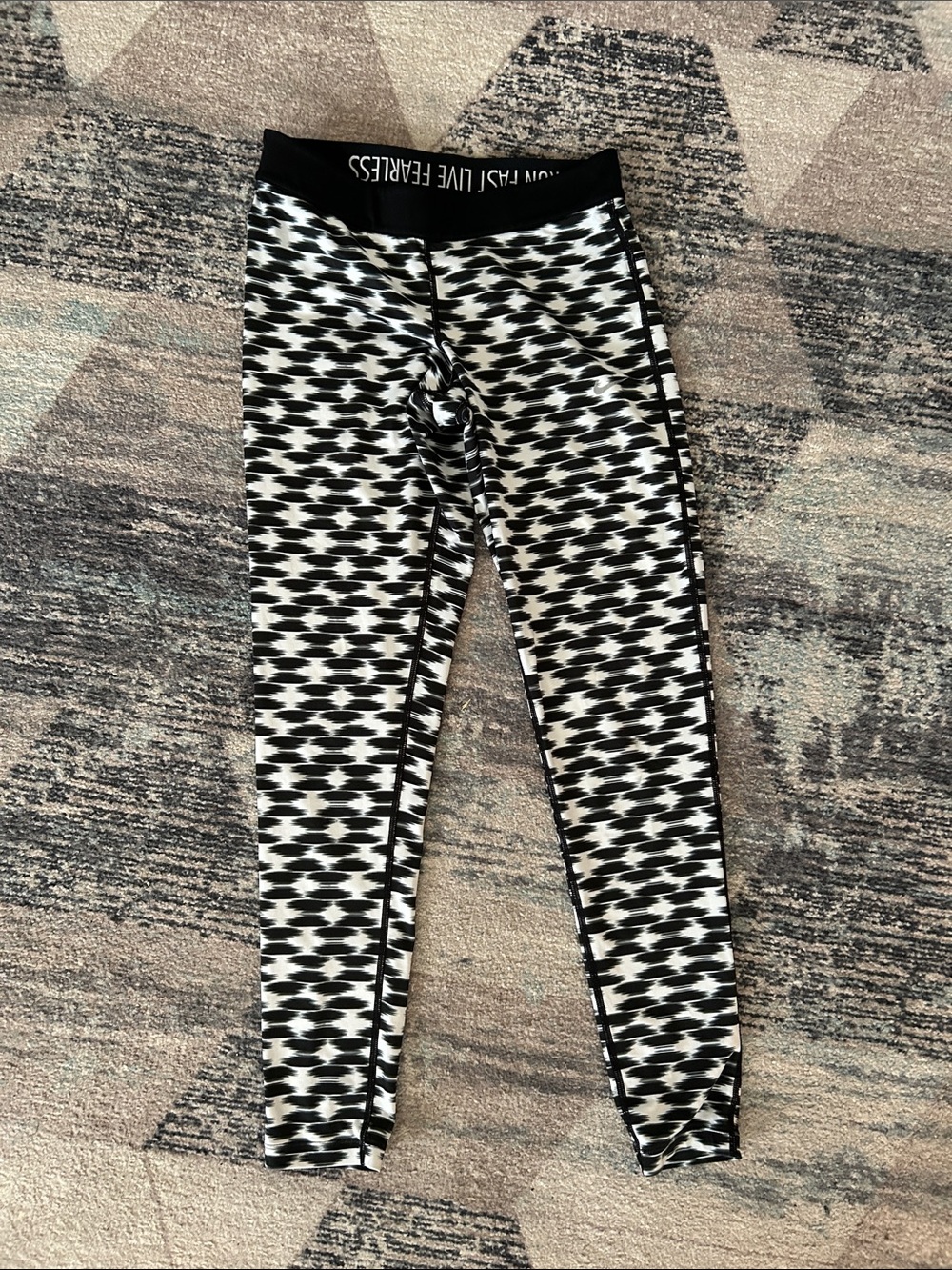 Nike Girls' Black & White Geometric Leggings